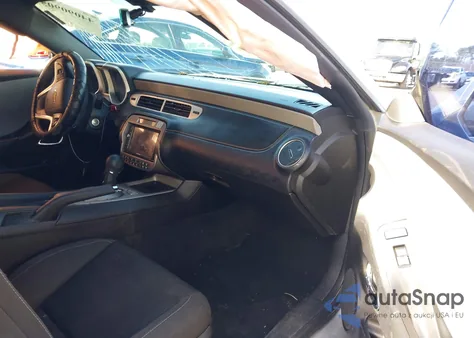 2015 Chevrolet Camaro 2Ls z USA, uszkodzony, nr VIN 2G1FB1E32F9257164